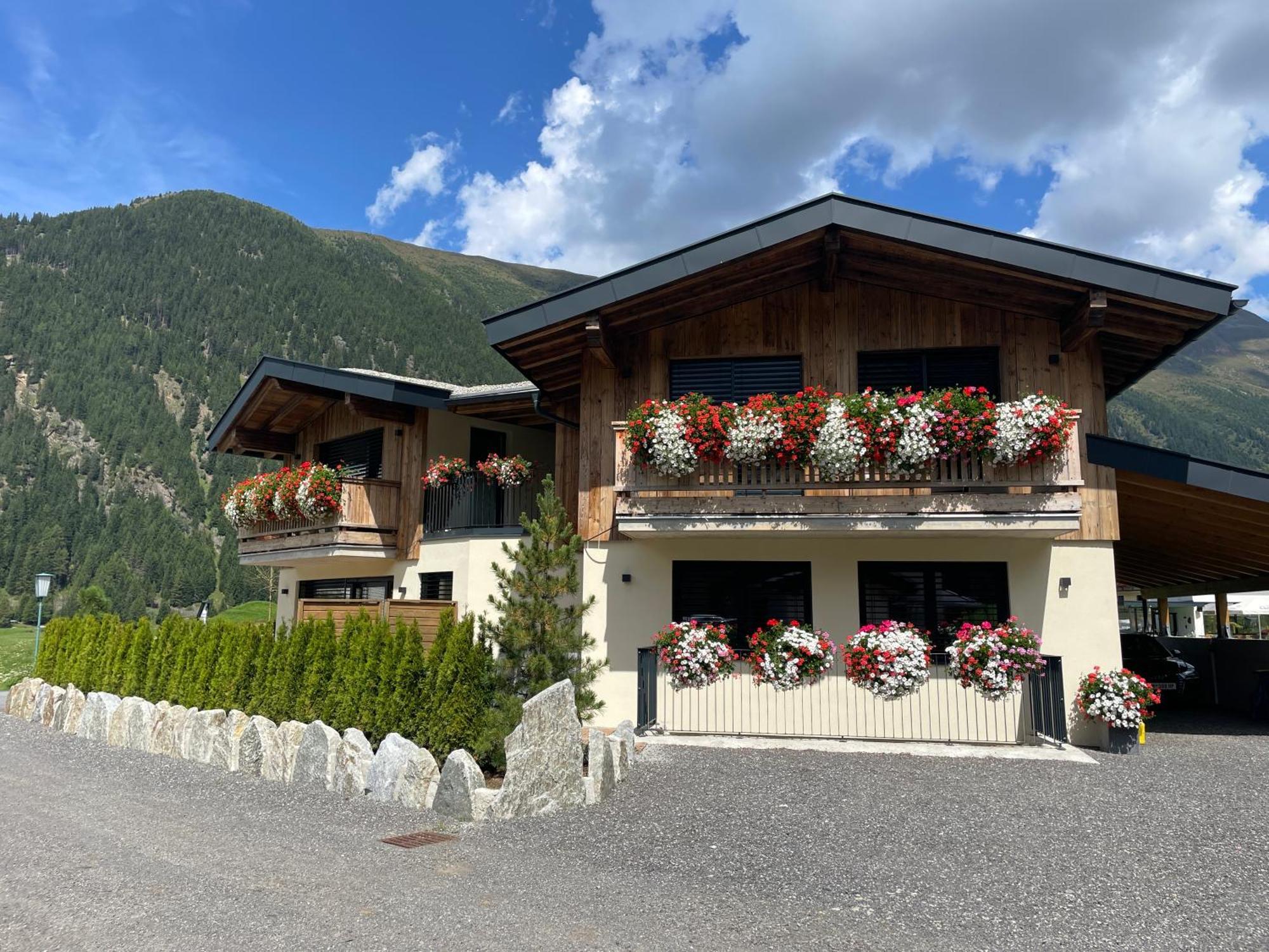 Alp Apart Niederthai Umhausen Exterior photo